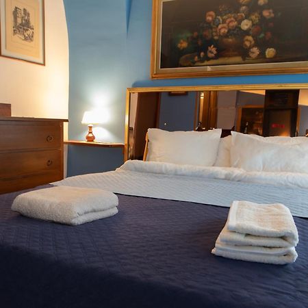 Casa Vitelli - Centro Storico A Due Passi Da Tutto Lejlighed Terracina Eksteriør billede