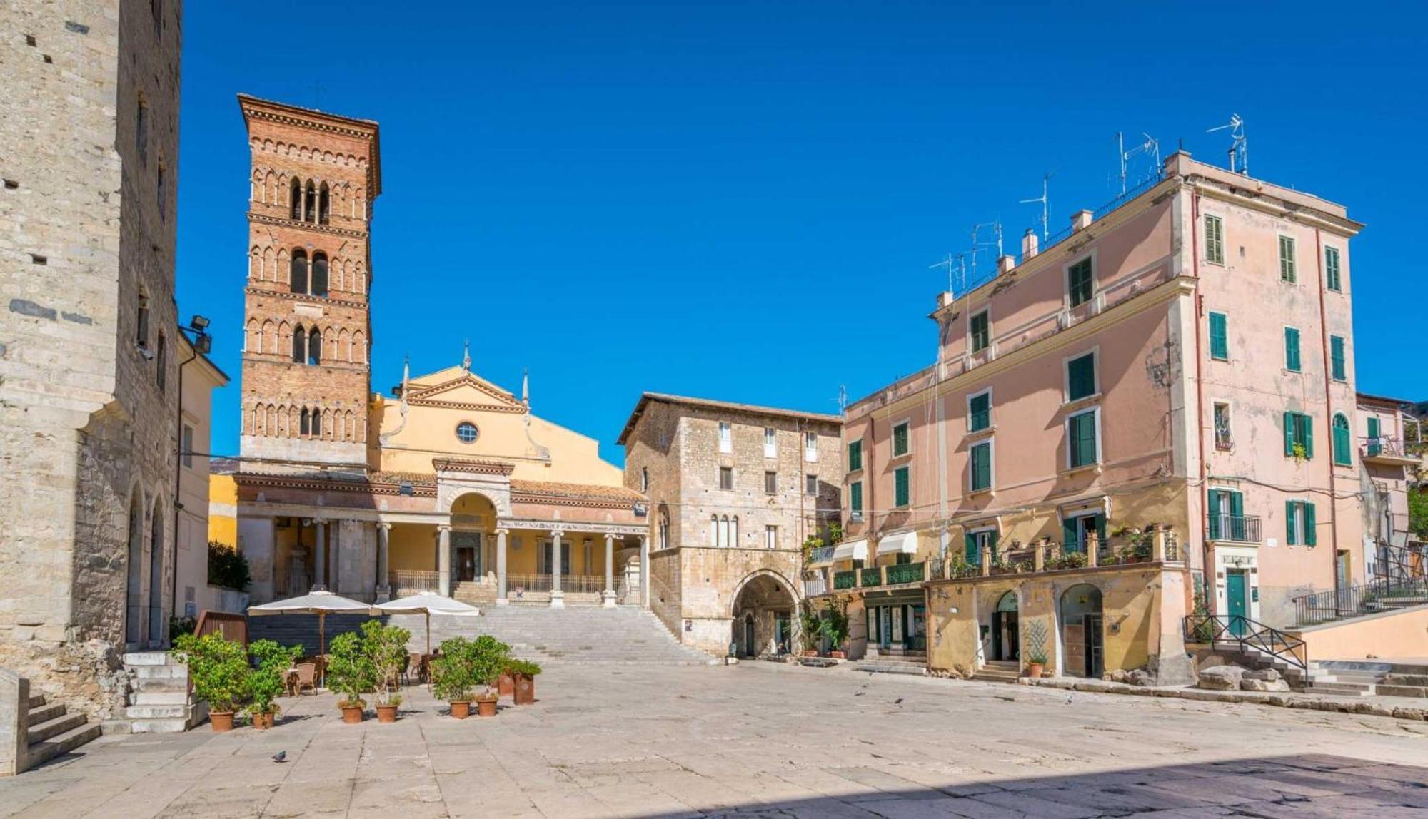 Casa Vitelli - Centro Storico A Due Passi Da Tutto Lejlighed Terracina Eksteriør billede